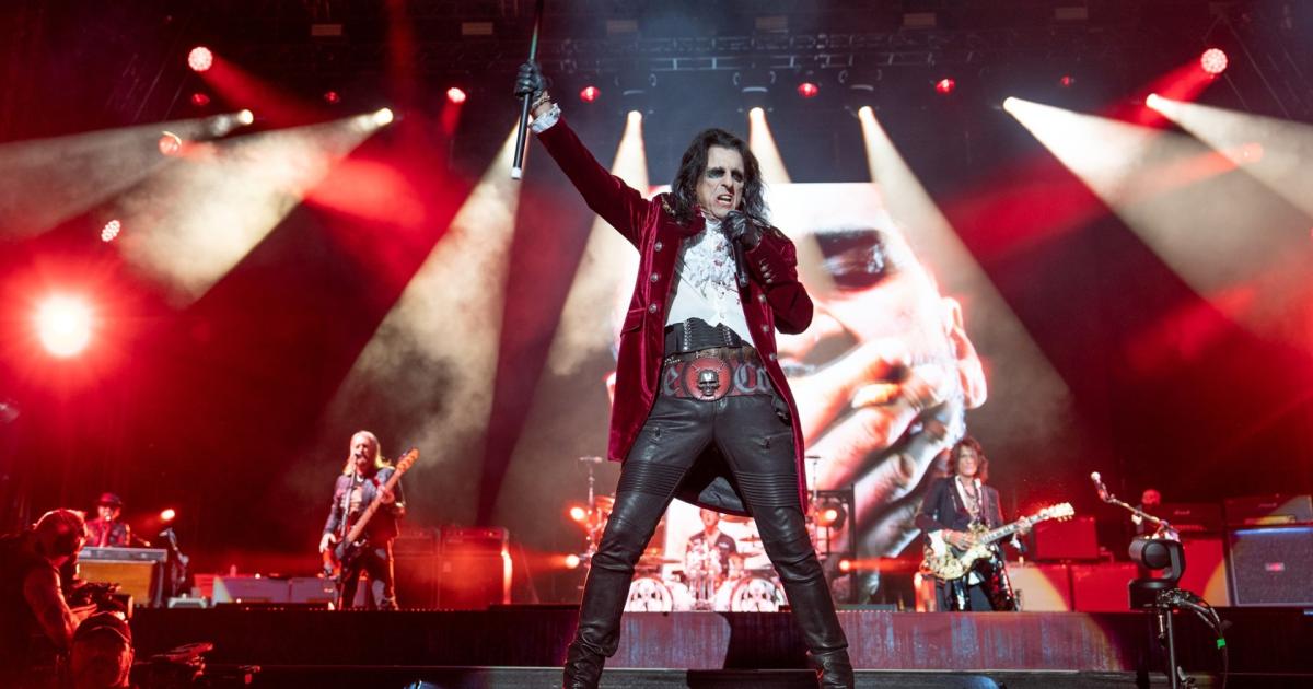 Hollywood Vampires Alice Cooper shops before Scarborough gig