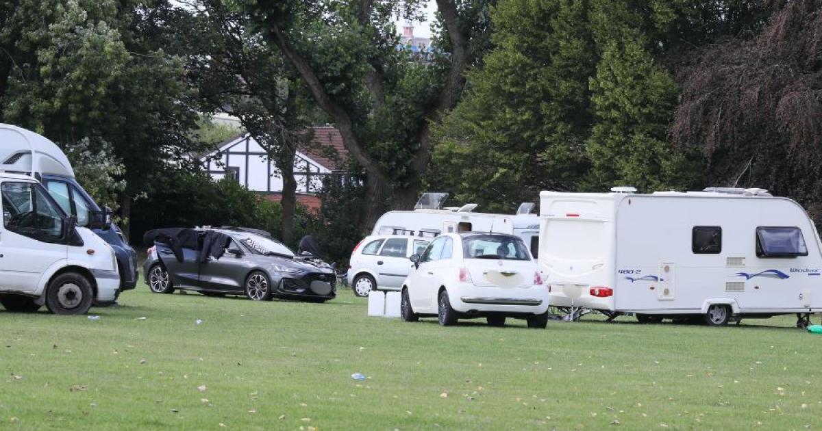Group of Travellers reported on Sunnyside Park, Bolton