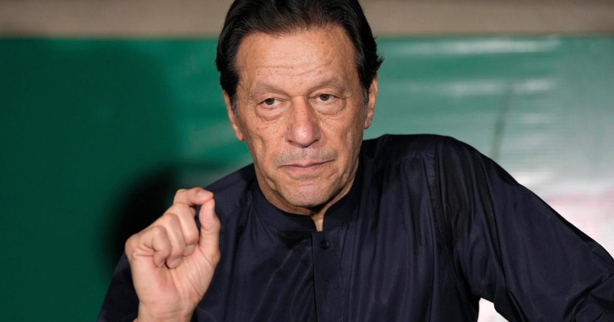 Michael Atherton renews appeal for medical care for Imran Khan