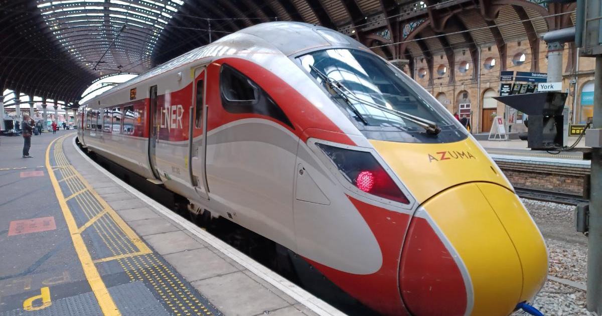 Tree blocks major train line from Doncaster to Retford