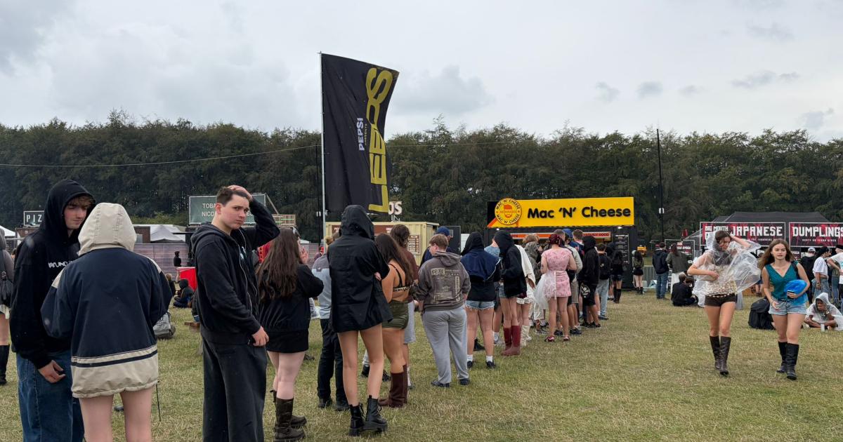 Redheads Mac N Cheese from North East at Leeds Festival