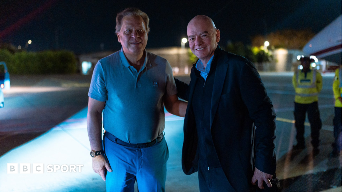 Fifa president Gianni Infantino with Colombian Football Federation president Ramon Jesurun