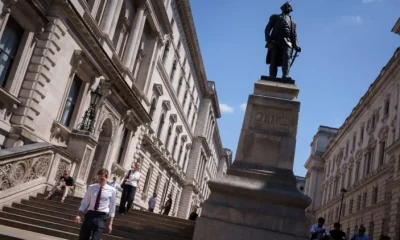 We need to be frank about the breakdown of trust between ministers and civil servants