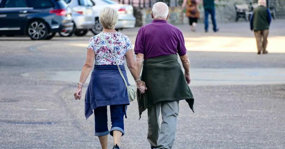 Faster Walking Speed After 80 Linked To Lower Dementia Risk
