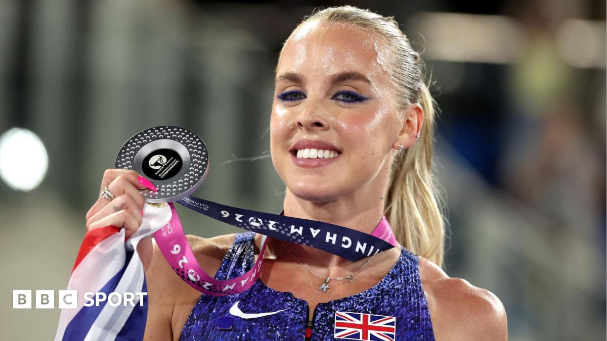 Keely Hodgkinson poses with her silver medal after the women's 800m final