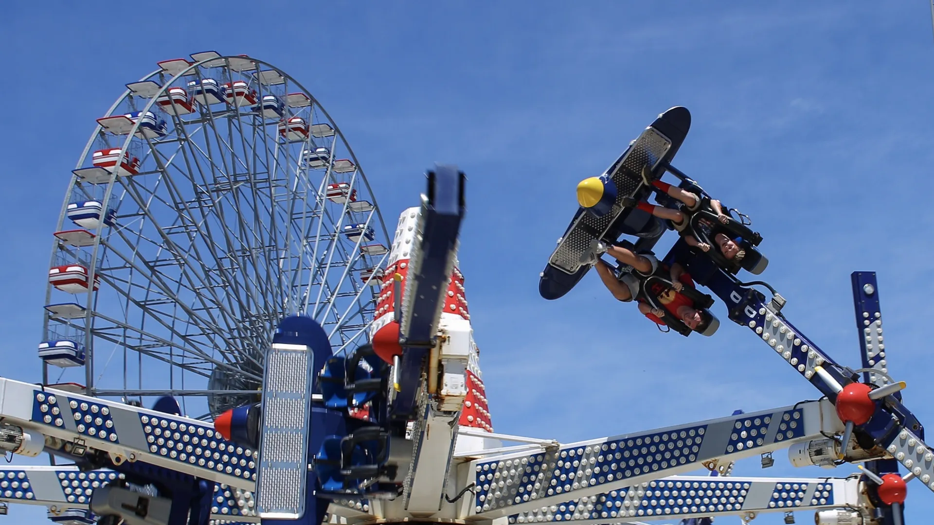 Amusement Park Guests Stranded Upside Down New Jersey Boardwalk Ride Wipeout Playland's Castaway Cove Ocean City Boardwalk