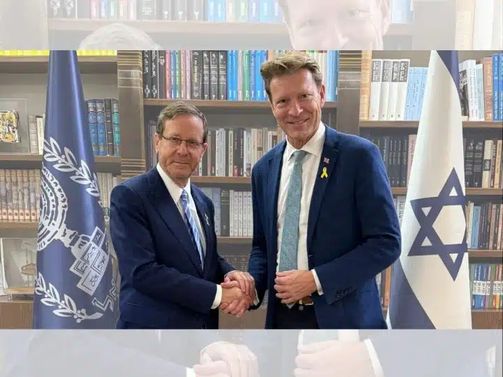 Richard Tice of Reform UK shaking the hand of an official in the Israeli government for the photo op while in Israel in September 2025