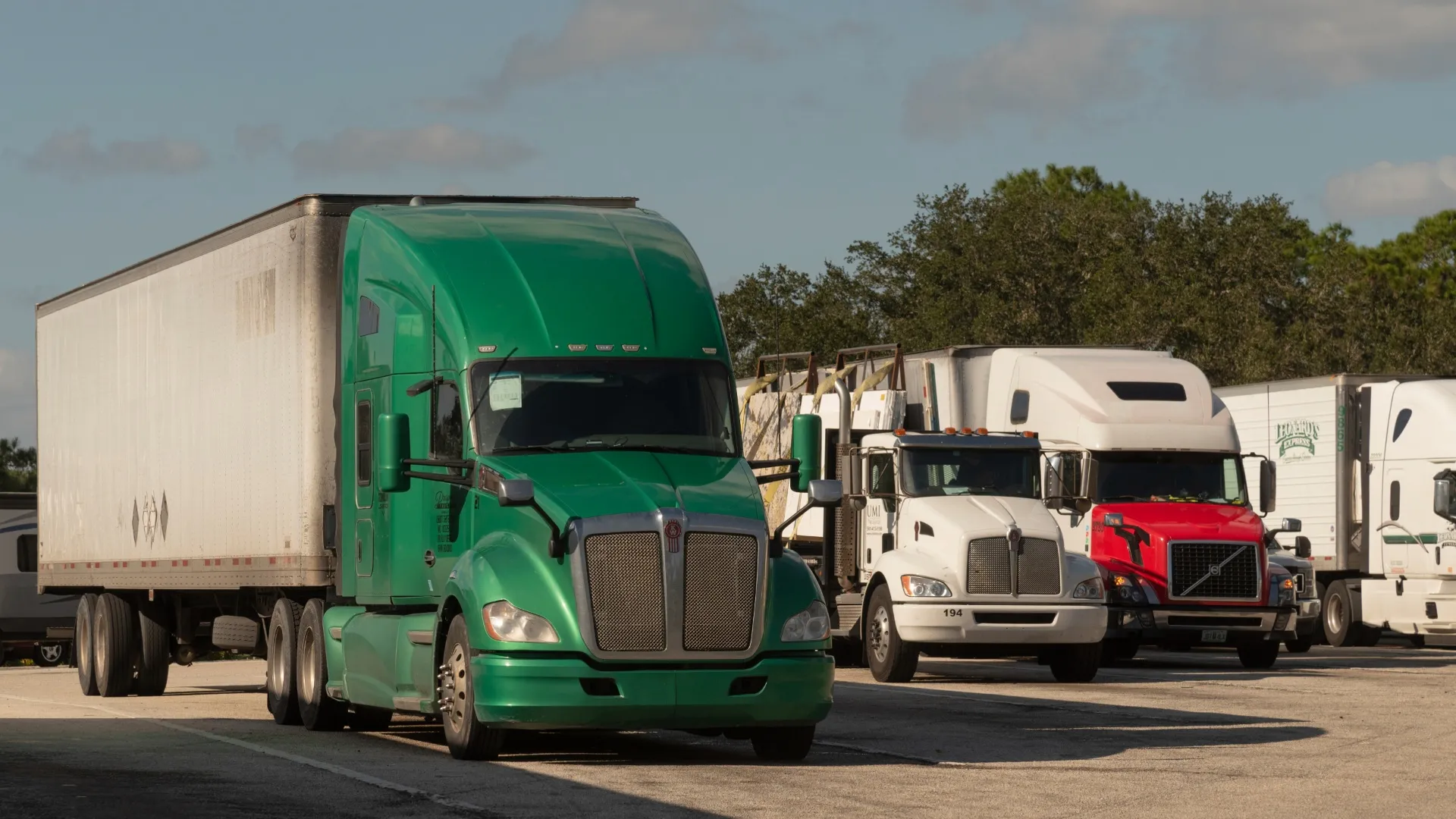 Florida couple arrested 4 four siblings lived semi-truck cab hostage captive children abused Keisha Monique Epps Tamra Marshon Stewart truck driver