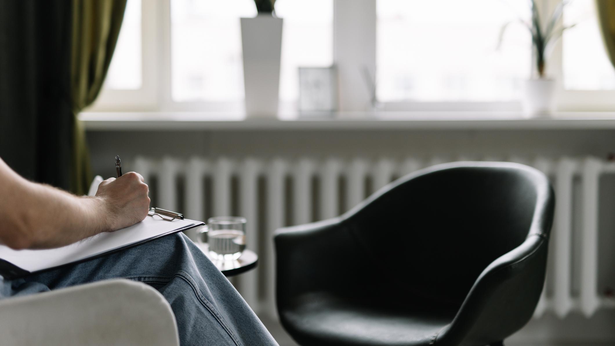 How to Break Up With Your Therapist Without Ghosting Them