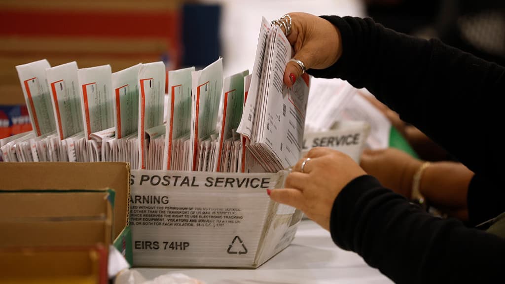 Trump’s Mail-In Ballot Fight Leaves Campaigns Guessing