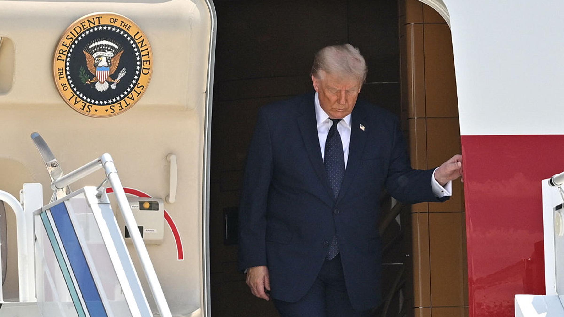 Trump’s Secret Plane Trip Not Unprecedented, Former Agents Say