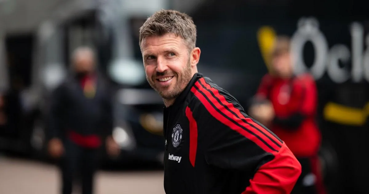 Man Utd in talks to beat Arsenal to signing of 'fearless' midfielder | Football