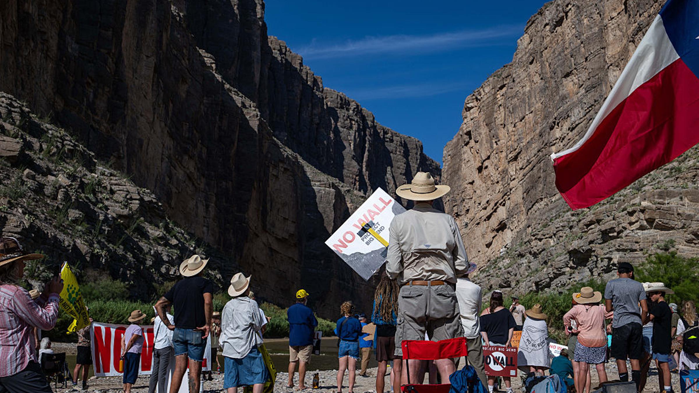 How One Small Section of Trump's Planned Border Wall Became the Center of a Big Battle