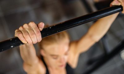 What Hanging from a Bar for 30 Seconds Can Do for Your Body