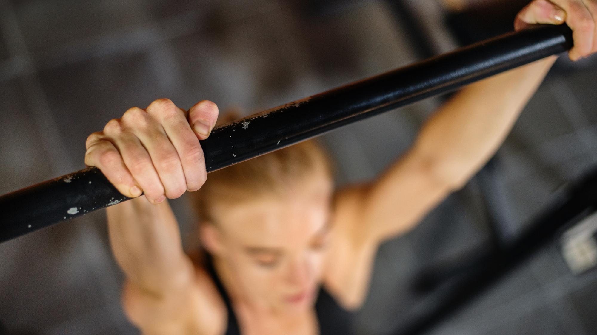 What Hanging from a Bar for 30 Seconds Can Do for Your Body