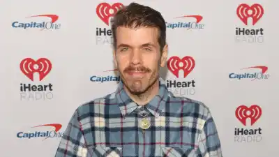 Perez Hiltons TikTok Account Banned After His Apparent Self Harm Livestream Hospitalization