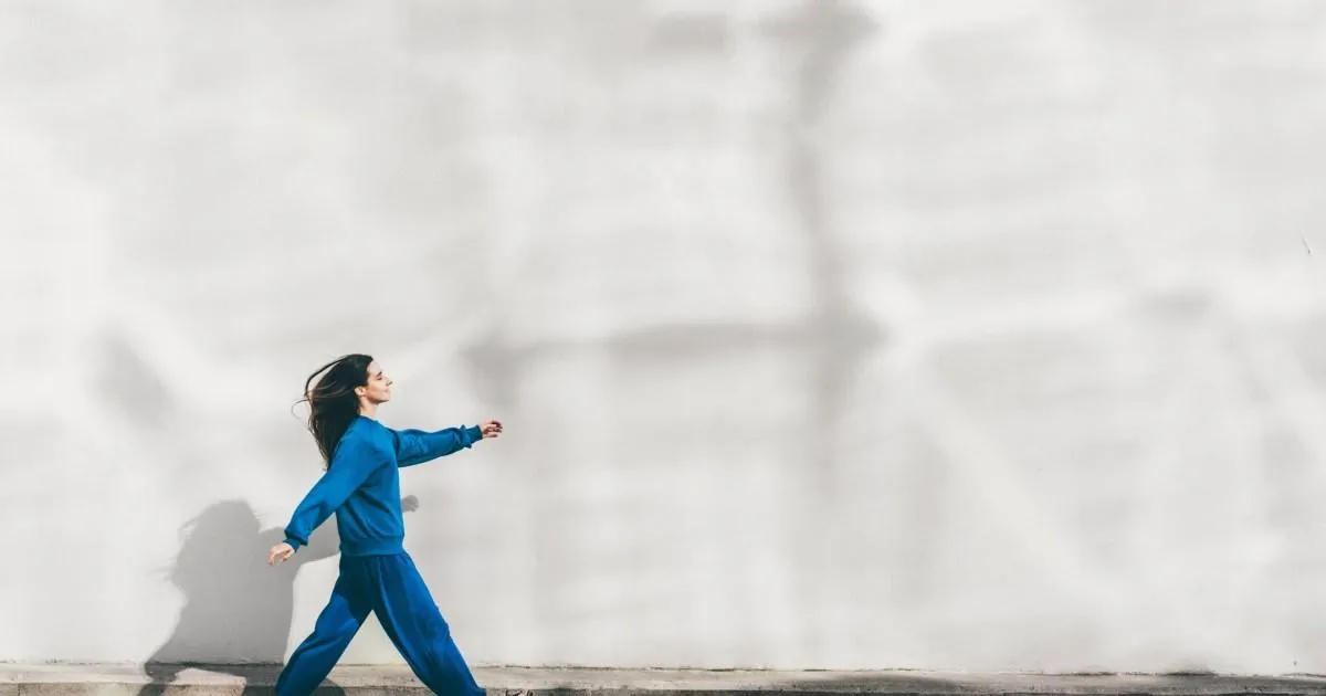 The exact number of minutes you need to walk for per day to boost your health