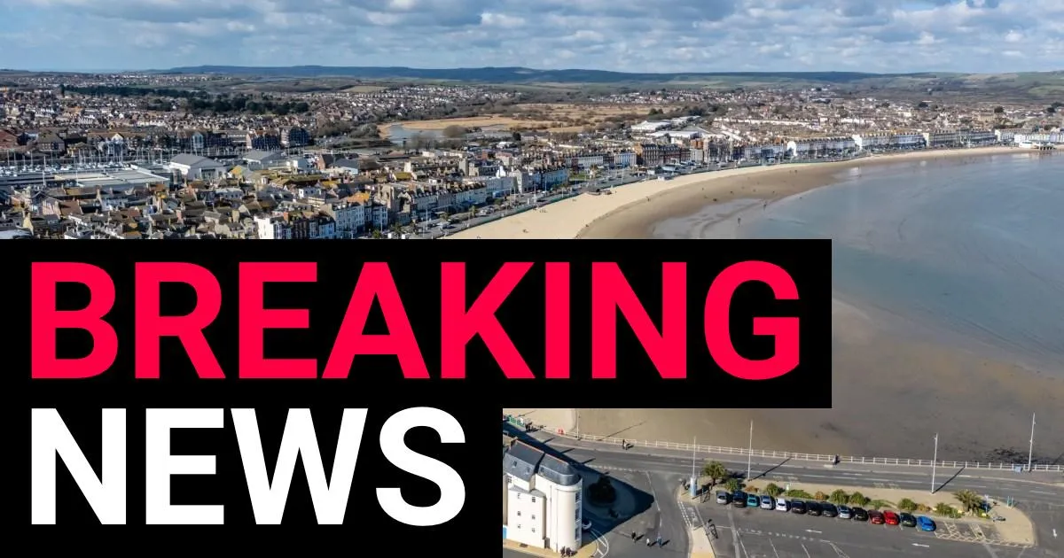 Search for missing woman last seen ‘entering sea alone’ launched at Dorset beach | News UK