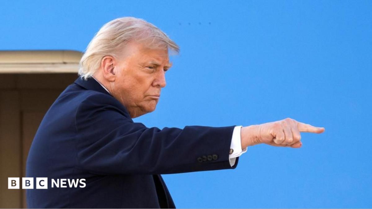 Step-by-step graphic showing how President Trump is reported to have switched planes at Ankara airport in July. Panel one shows Trump boarding the old Air Force One plane to leave Turkey on 8 July. Panel two shows Air Force One on the tarmac, with a catering truck raised to aircraft-door level on the far side and media boarding at the back of the plane. Panel three shows the catering truck driving from Air Force One to a nearby C‑32A military aircraft. Panel four shows Trump exiting Air Force One after reportedly reboarding the aircraft after it landed in the UK. Green circles and labels highlight the catering truck, media boarding point and C‑32A steps. Source: Washington Post, White House pool footage via Reuters.