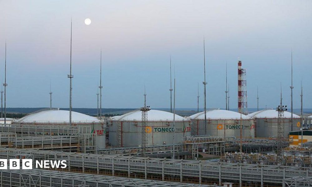 A stock photo of a refining and petrochemical plant in Nizhnekamsk (stock photo)