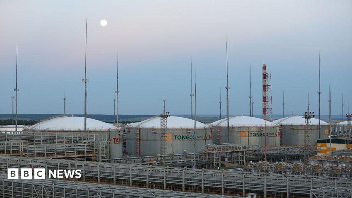 A stock photo of a refining and petrochemical plant in Nizhnekamsk (stock photo)