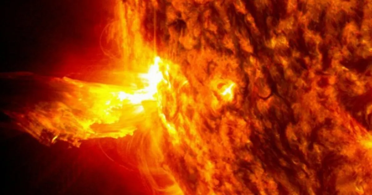 Flights could be grounded to stop passengers being exposed to solar flares | News Tech