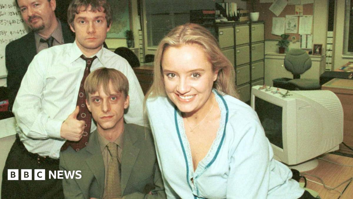 Picture shows (from back) Ricky Gervais as David Brent, Martin Freeman as Tim, MacKenzie Crook as Gareth and Lucy Davis as Dawn in the office