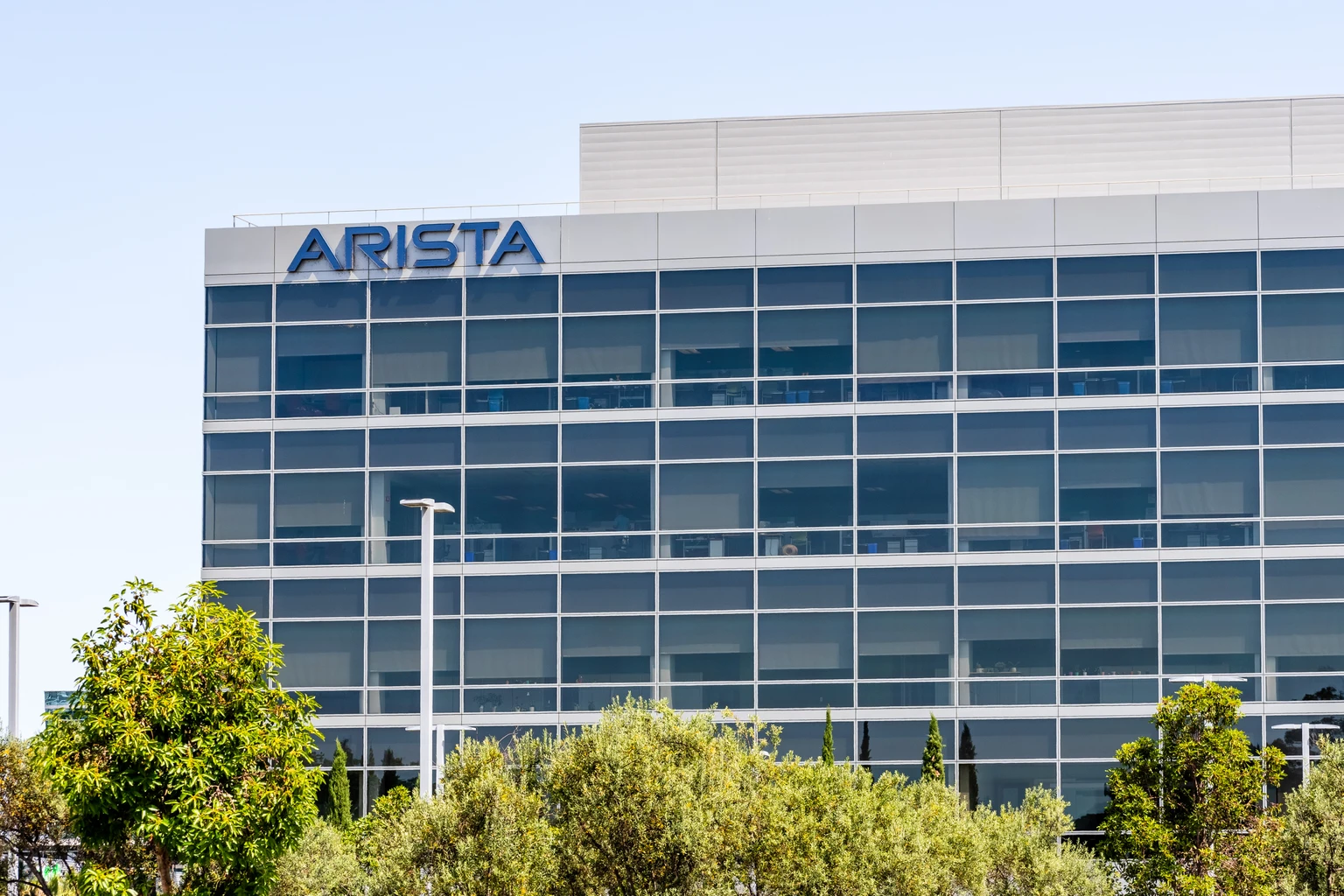 Arista Networks Stock: Despite Clear AI Tailwinds, Gains Will Be More Limited (NYSE:ANET)