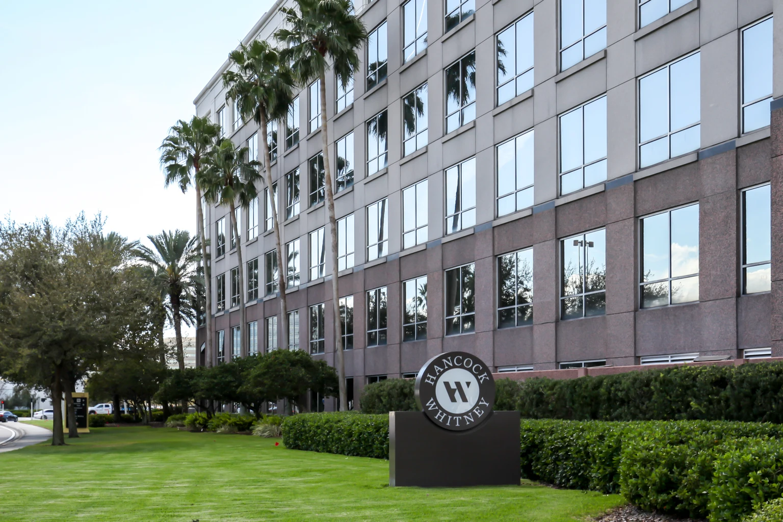 Hancock Whitney Stock: M&A And Higher Rates Justify The Rally (Downgrade) (NASDAQ:HWC)