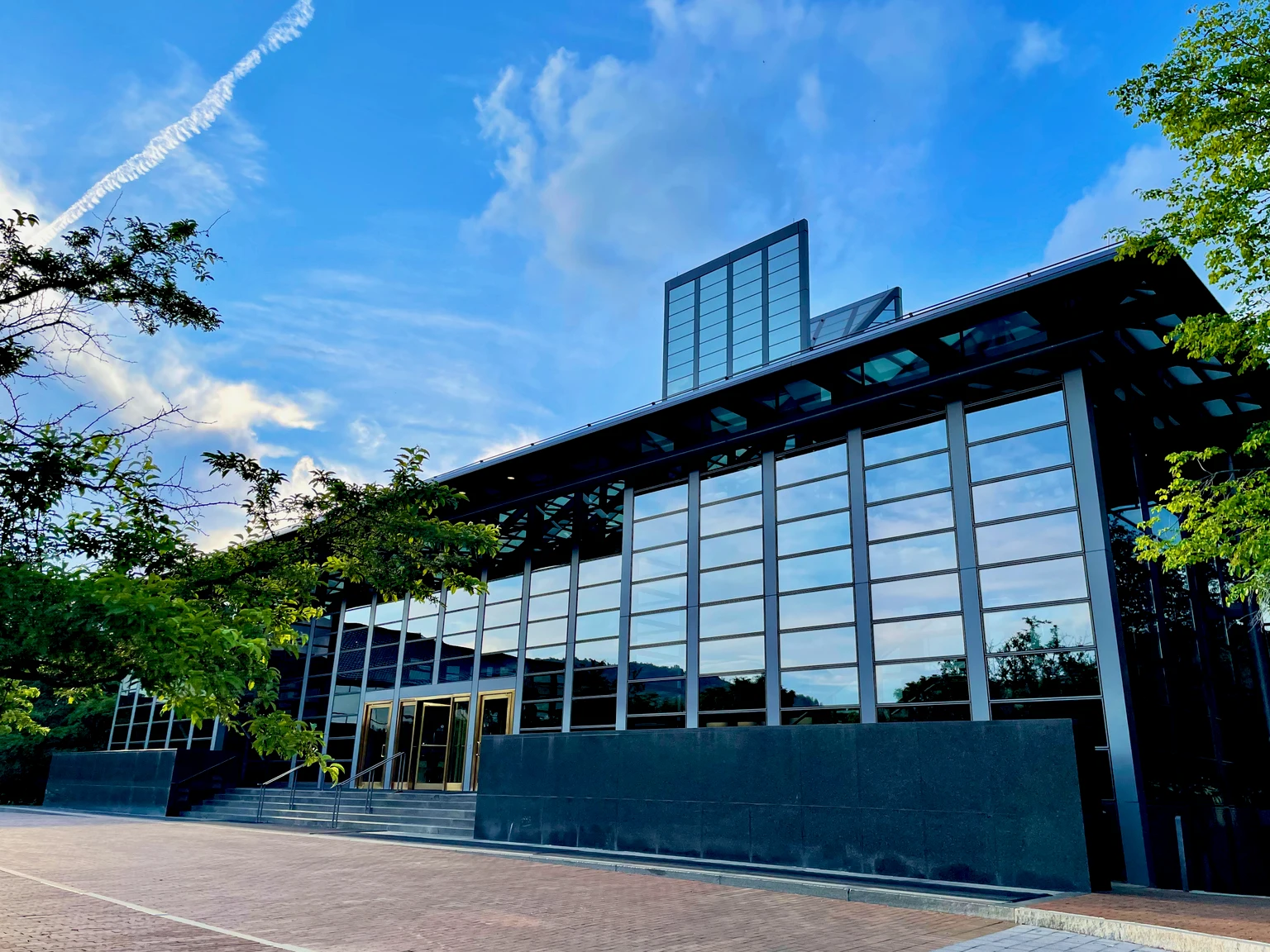 Corning: Strong AI Growth, But Much Success Is Already Priced In (NYSE:GLW)