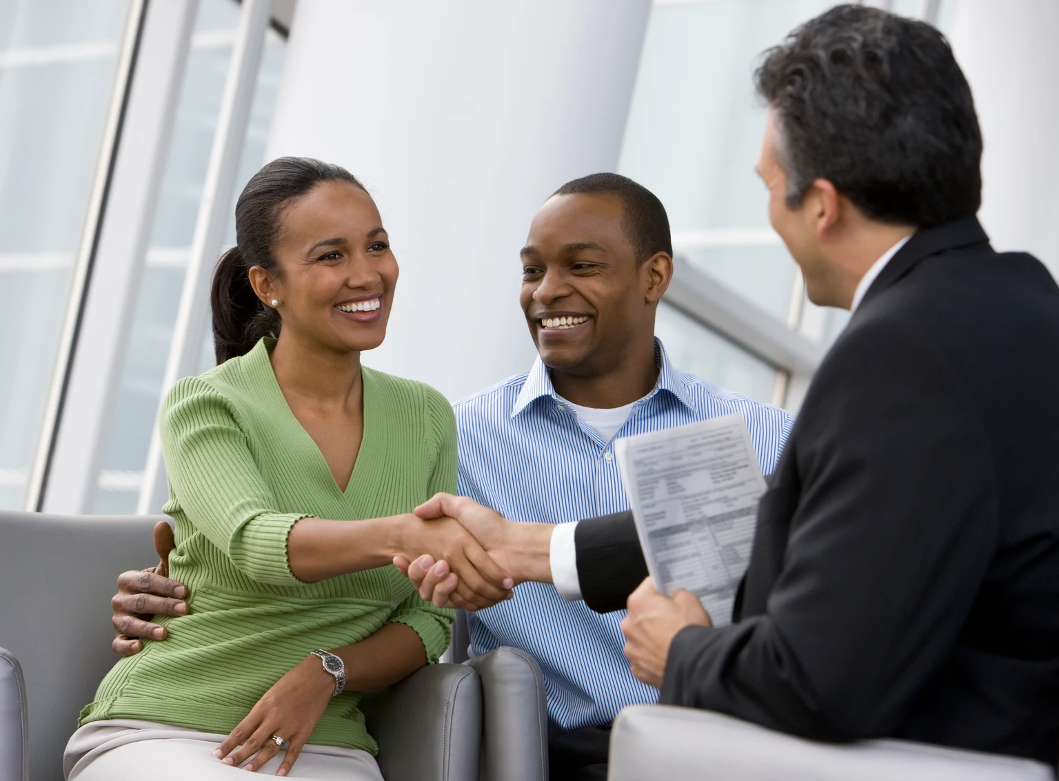 Peoples Financial Services Stock: Small-Cap Regional Bank With Mixed Results (NASDAQ:PFIS)