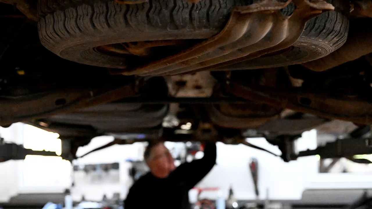 Chrysler recalls nearly 75K Dodge Durango SUVs over loose spoilers