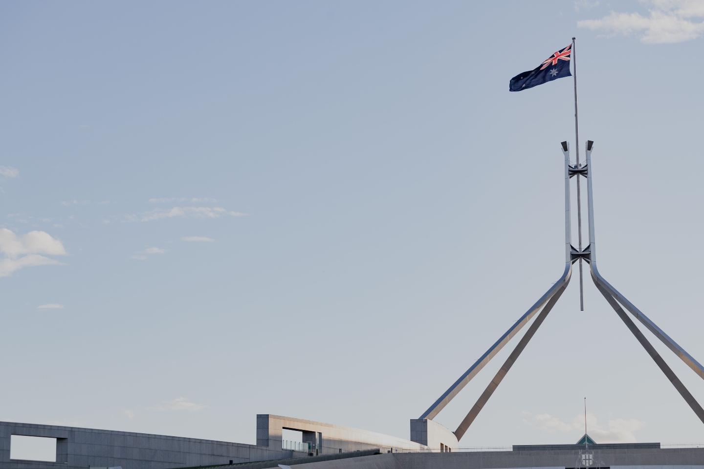 Labor vows to defend super scheme from One Nation, Libs