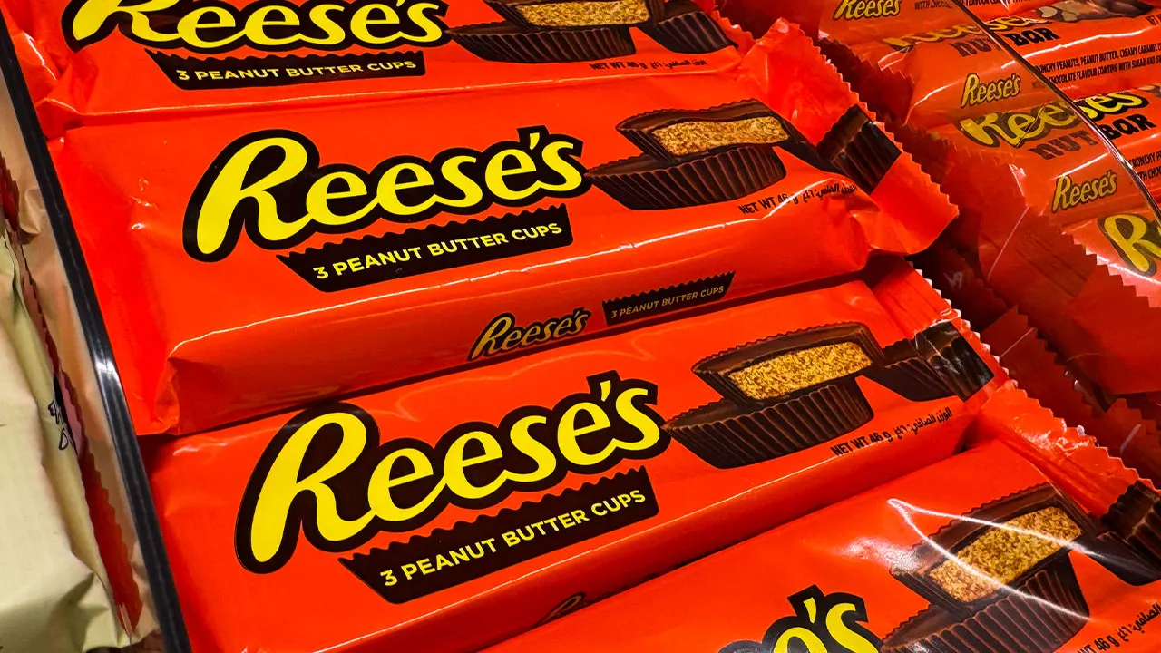 Reese's, Almond Joy ice cream bars recalled over labeling error