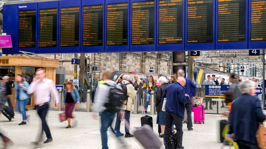 Private sector pay growth falls to six-year low, ONS says