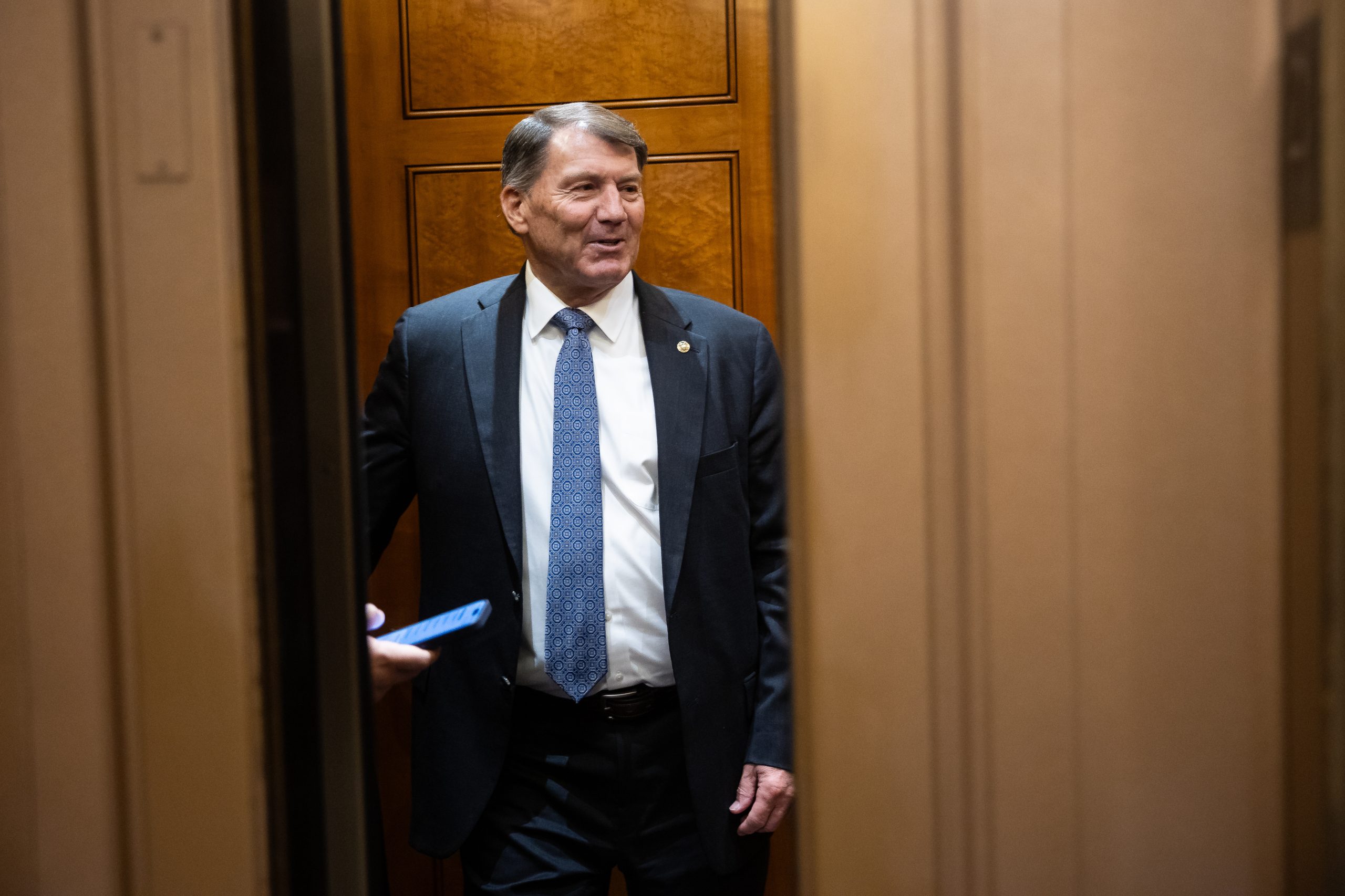 South Dakota Democrat exits Senate race, clears way for independent