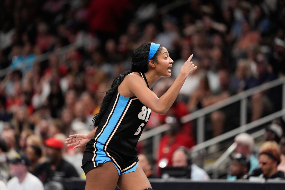 Reese breaks single-game and season rebounding records as Dream beat Sparks