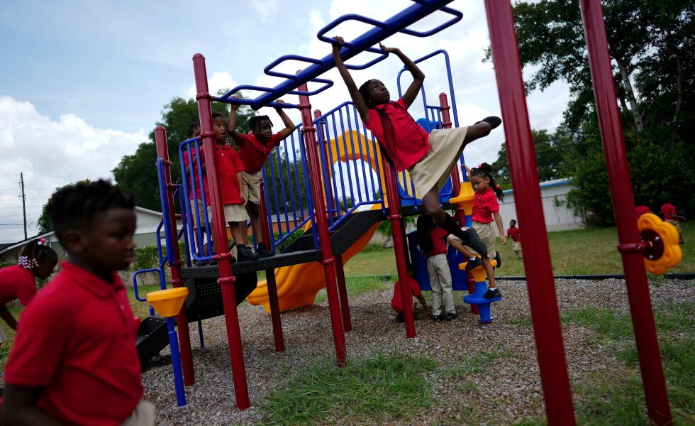 First day at a new school: How to make friends