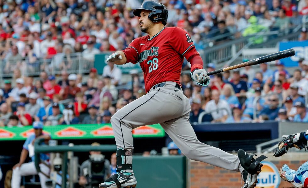 Arizona 3B Arenado worried after leaving to Braves with left trunk discomfort