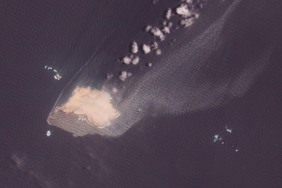 Satellite images reveal oil leaking from a sanctioned tanker near Oman
