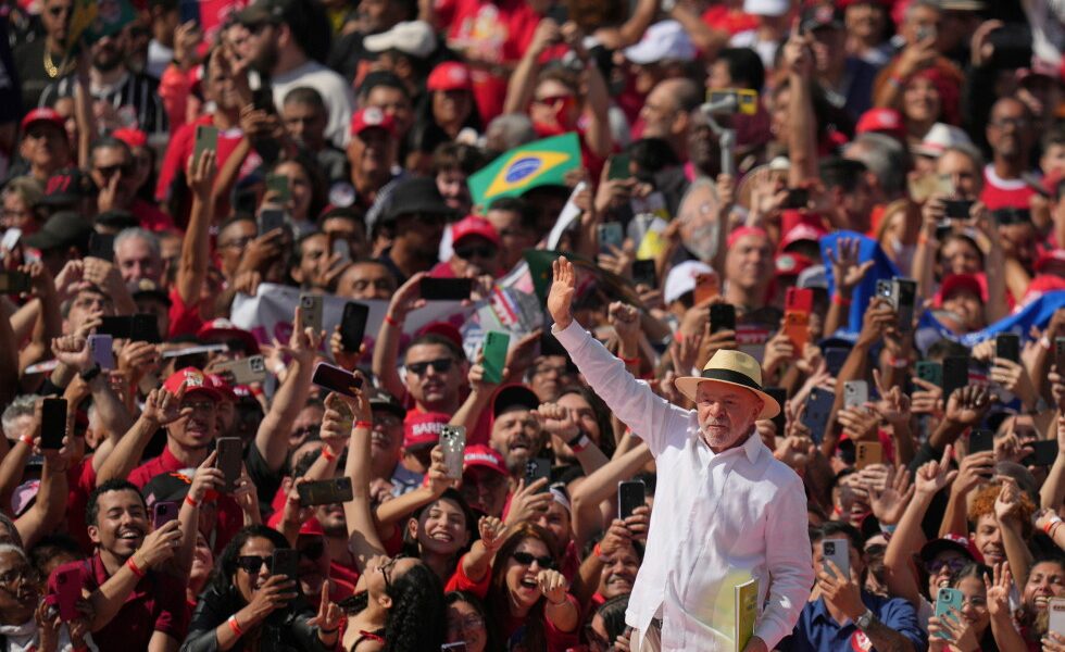 Lula and Bolsonaro kick off their presidential campaigns in Brazil