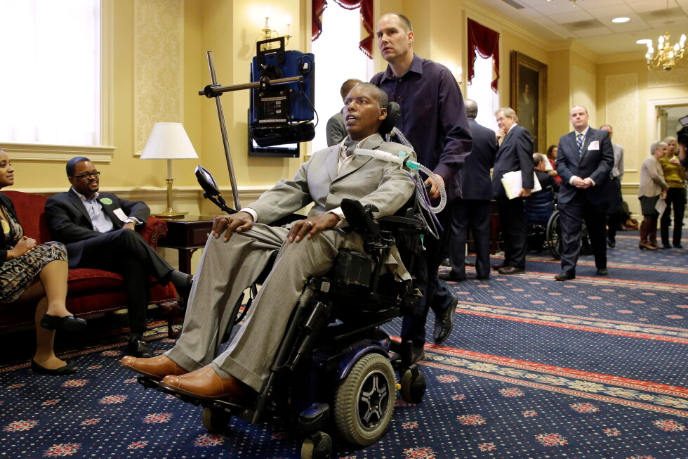 O.J. Brigance, Super Bowl winner with the Ravens before battling ALS, dies at 56