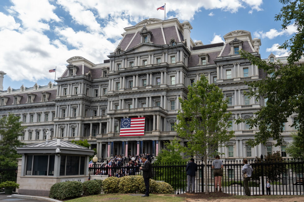 Judge rules paint tests on Eisenhower Building can proceed