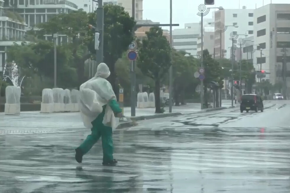 Eastern China braces for Typhoon Dolphin