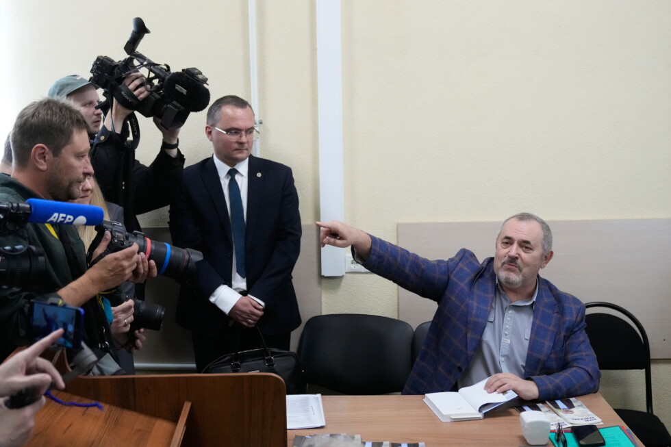A prominent Putin critic and opponent of the war in Ukraine leaves Russia