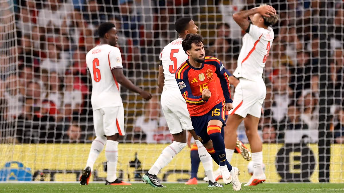 LONDON, ENGLAND - SEPTEMBER 26: Harry Kane of England celebrates scoring his team’s second goal with teammate Anthony Gordon during the UEFA Nations League 2026/27 group phase match between England and Spain at Wembley Stadium on September 26, 2026 in London, England. (Photo by Matt Lewis - The FA/The FA via Getty Images)