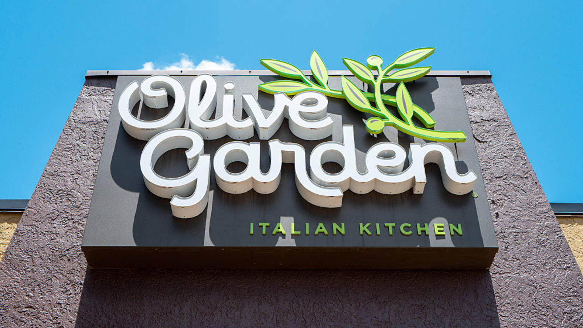 Darden Restaurants (DRI) Q1 2027 earnings