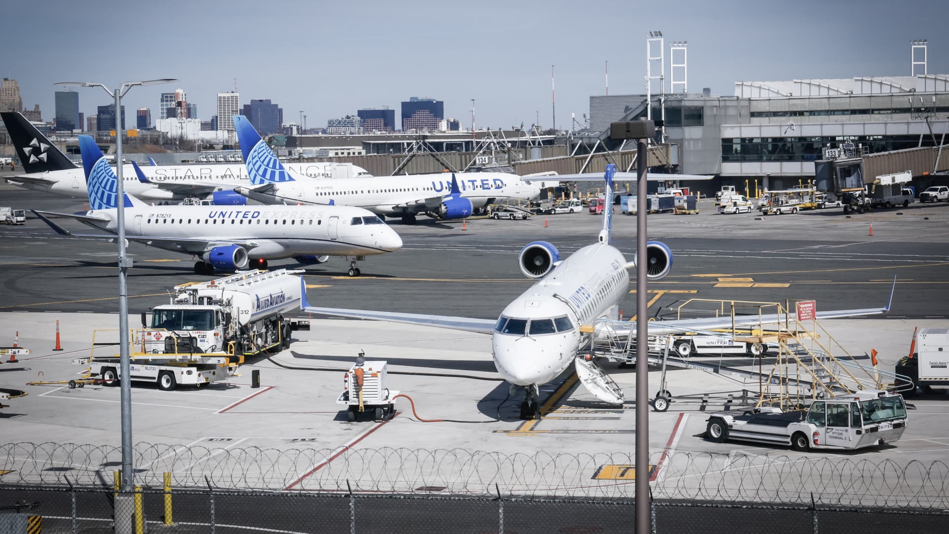 Newark, NYC, Philadelphia flights disrupted due to cut Verizon cable
