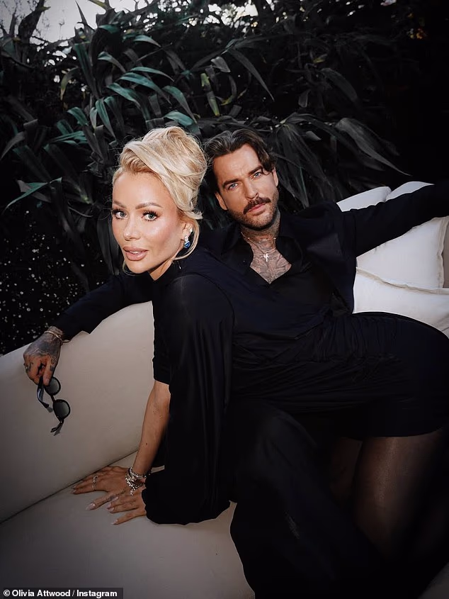 Olivia Attwood and Pete Wicks put on a very affectionate display in new sizzling pictures after they enjoyed a date together