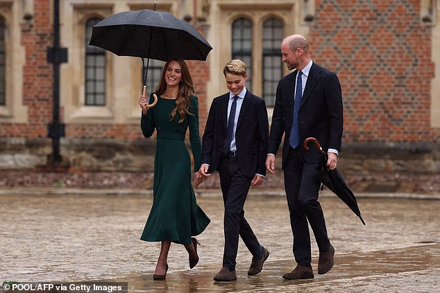 Prince George arrives with parents Prince William and Catherine for his first day at Eton today